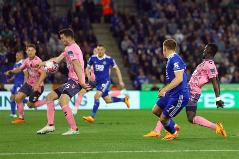 leicester city vs everton f.c. standings